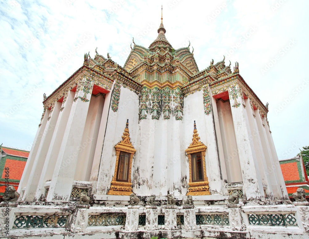Large Vihara in Wat Pho (Wat Phra Chetuphon) Large Vihara in Wat Pho (Wat Phra Chetuphon)