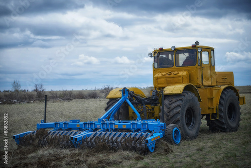 Tractor © vladimirkolens