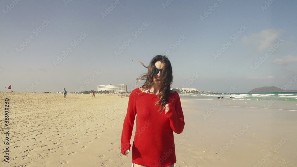 Portrait of young, happy woman running on beach, slow motion shot at 240fps
Portrait of young, happy woman running on beach, slow motion shot at 240fps