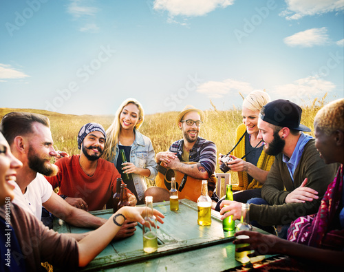 Diverse People Friends Hanging Out Drinking Concept © Rawpixel.com