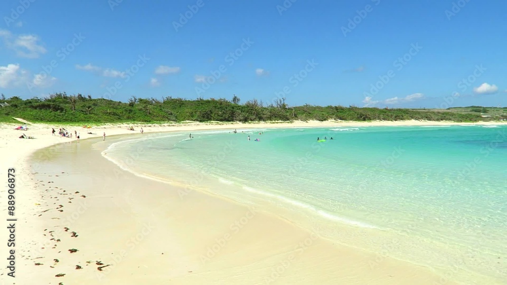 宮古島の伊良部島にある渡口の浜の風景 宮古島の伊良部島にある渡口の浜の風景