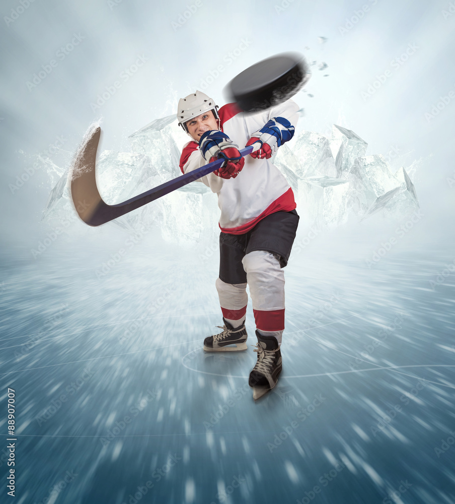 Fototapeta premium Hockey player gives powerful pass