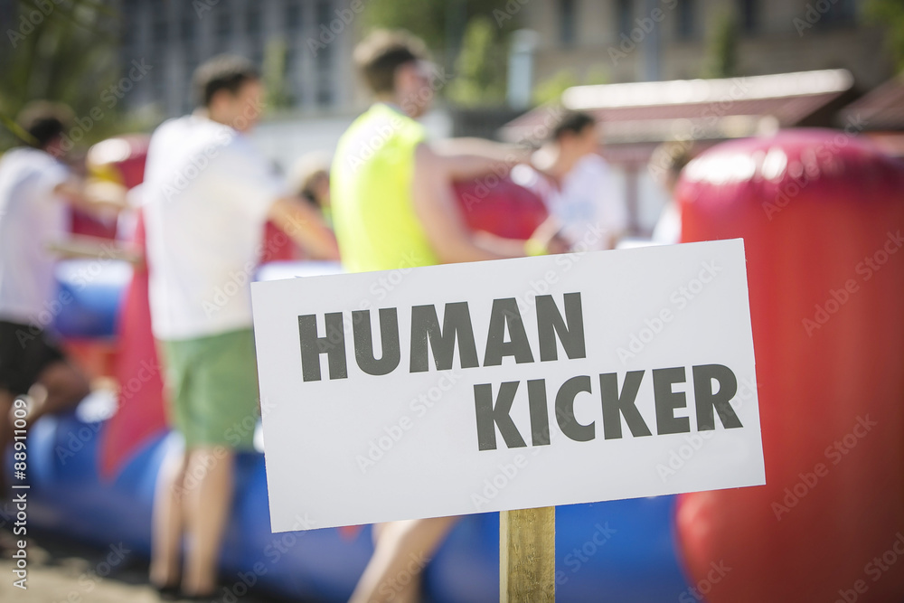 Fototapeta premium Schild Human Kicker