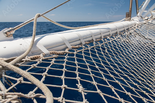 Rete e corde su un catamarano