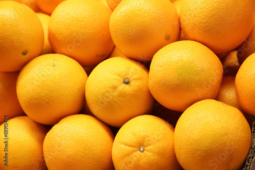 fresh mandarin oranges on market
