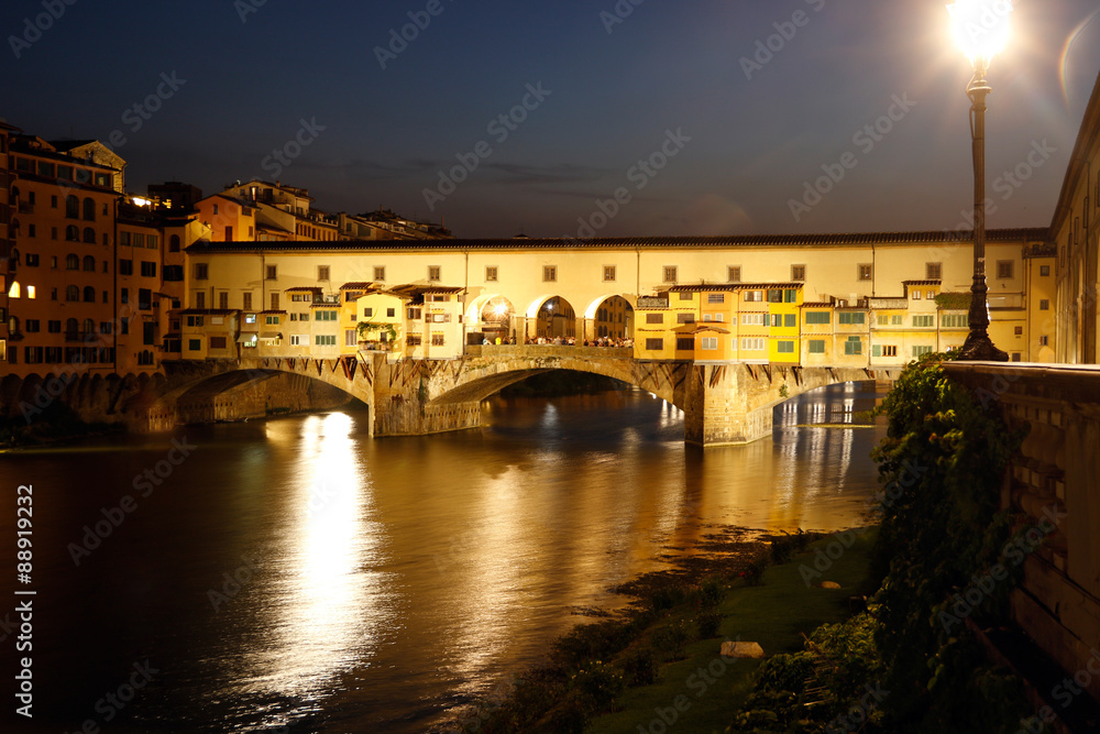 Ponte Vecchio beleuchtet