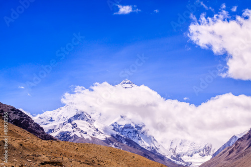 Mountain with blue sky in Tibet © Nguyen Vu Quan