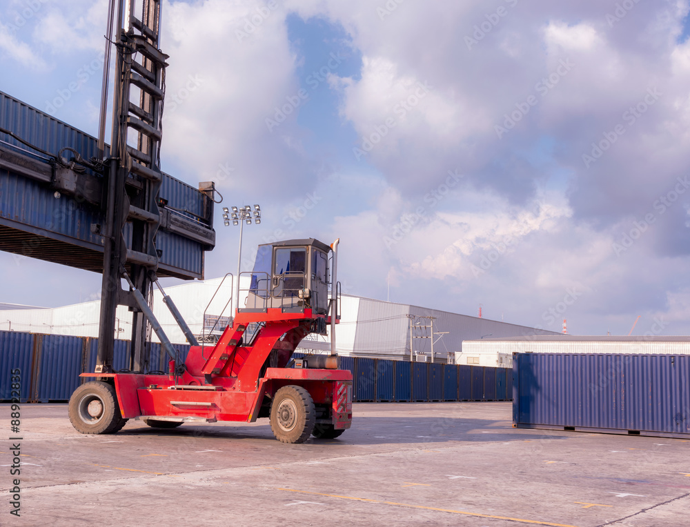 Car Forklift Container box loading to truck in import export