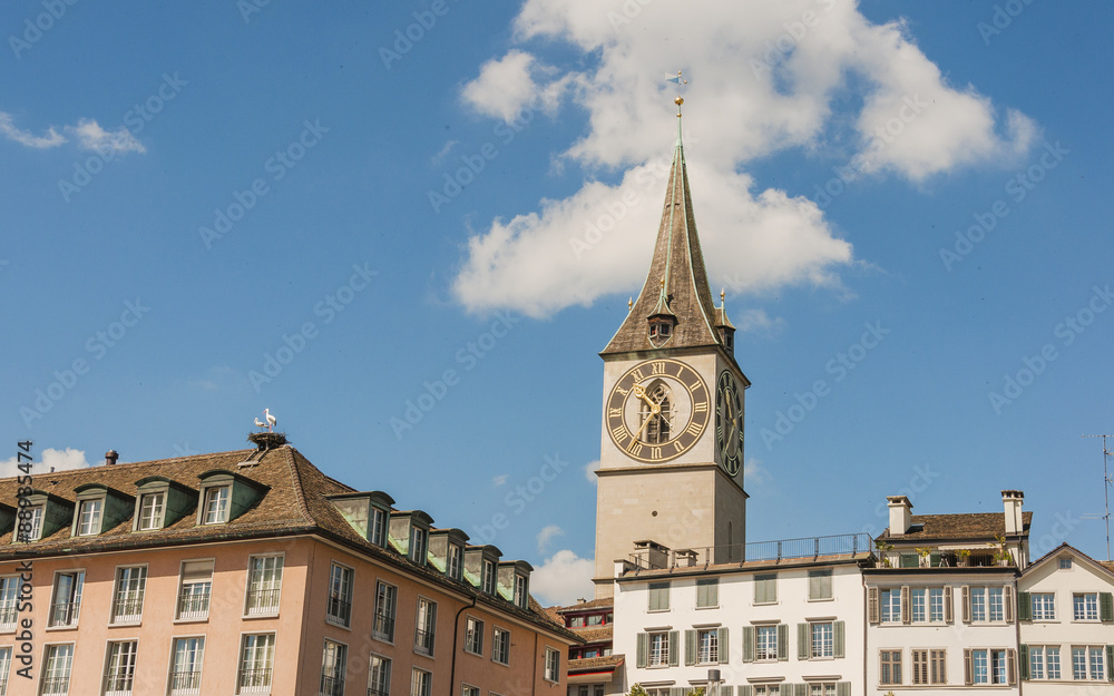 Zürich, Stadt, Altstadt, Sankt Peter Kirche, Kirche, Altstadthäuser, Stadthausquai, Münsterbrücke, Limmat, Sommer, Schweiz