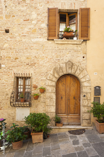Fototapeta Naklejka Na Ścianę i Meble -  Old town of Montepulciano in Tuscany
