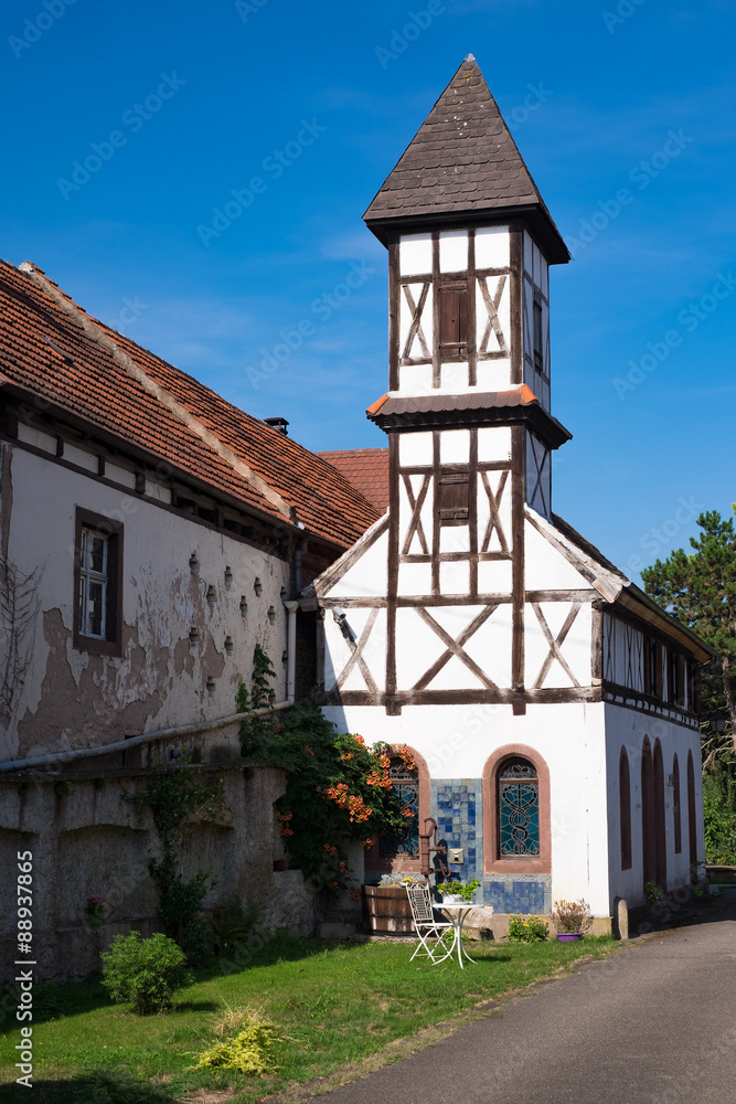 Altes Gebäude im Elsass