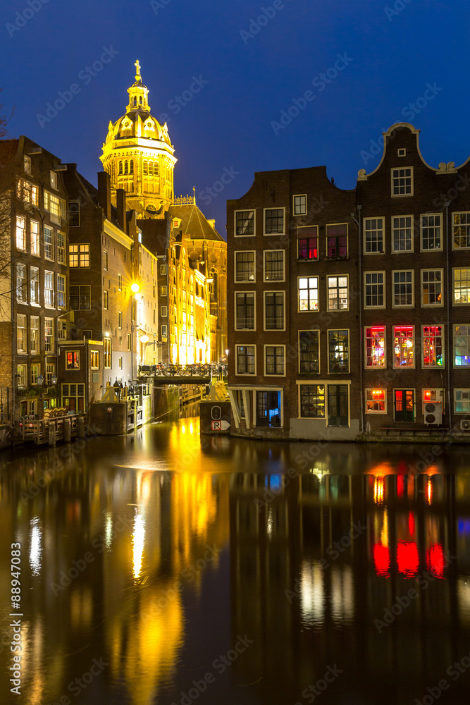 Naklejka premium Amsterdam at night