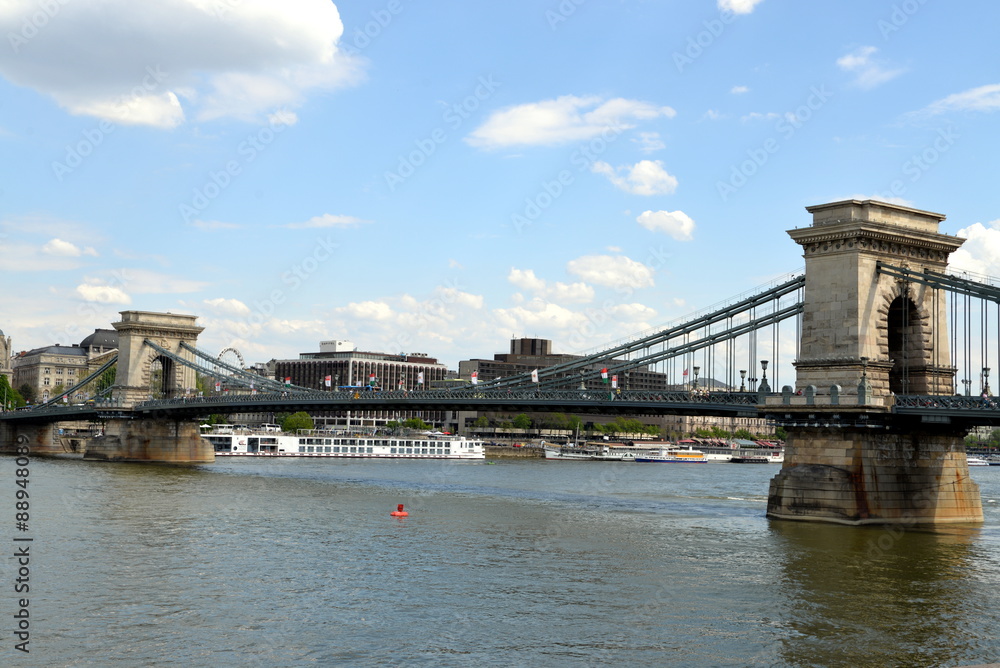 Fototapeta premium PUENTES SOBRE BUDAPEST