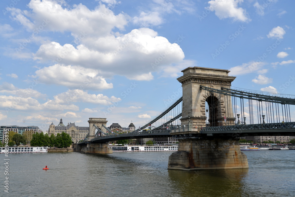 Obraz premium PUENTES DE BUDAPEST