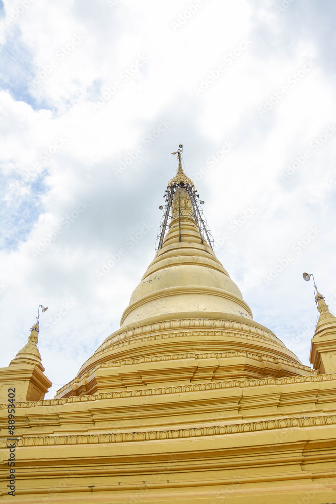 Fototapeta premium Kuthodaw temple at Mandalay city of Myanmar Burma