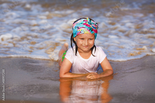 Fototapeta Naklejka Na Ścianę i Meble -  Baby girl on the beach
