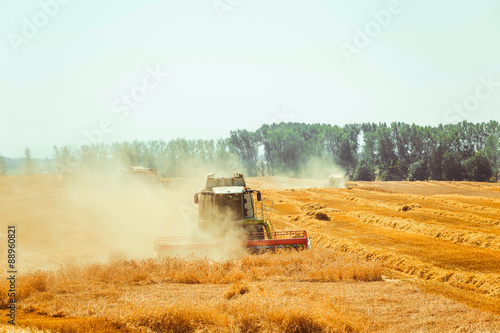 combine harvester © BY-_-BY