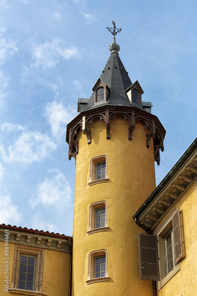 Lyon, tour du palais épiscopal