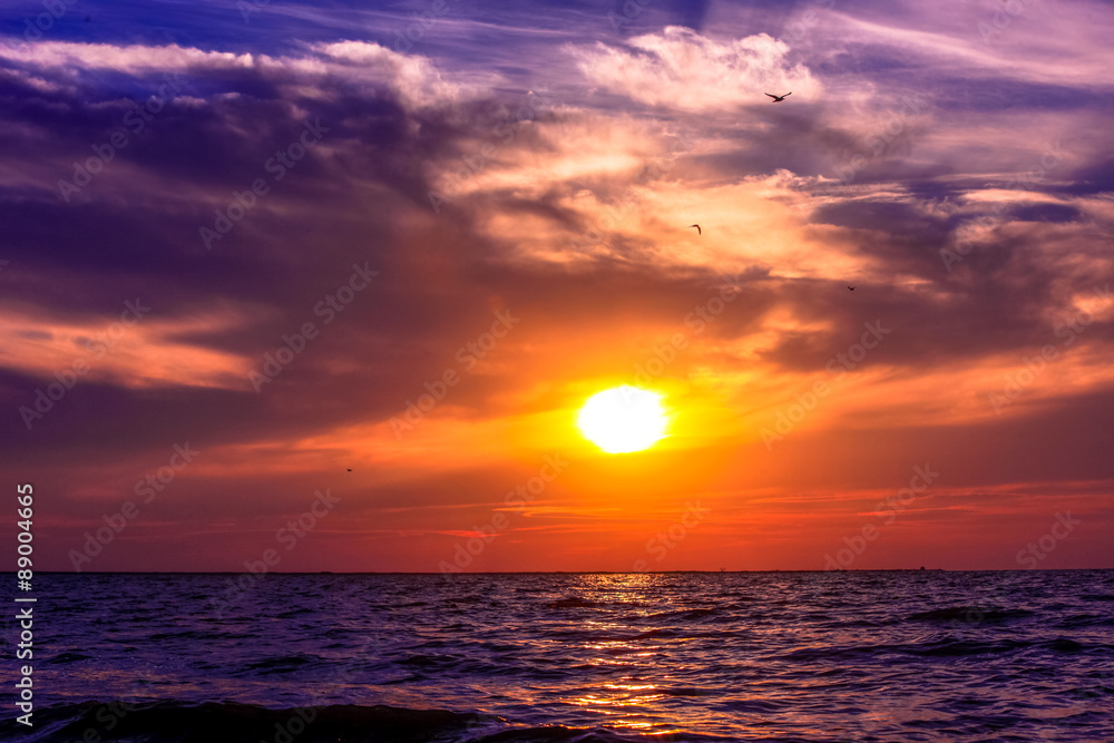 Scenic view of beautiful sunset above the sea