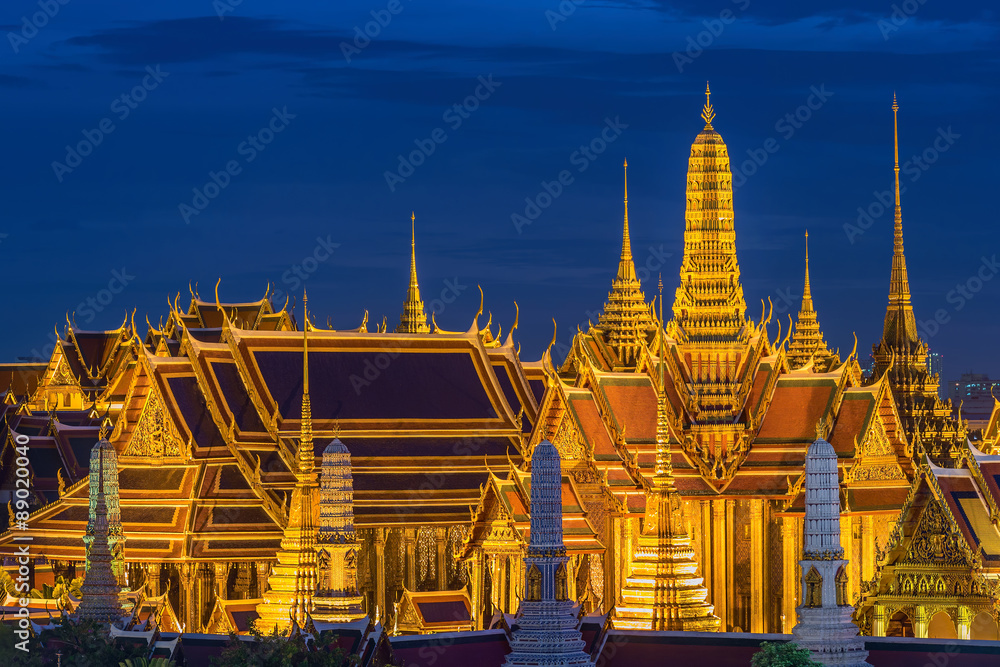 Obraz na plátně Grand palace at twilight in Bangkok, Thailand
