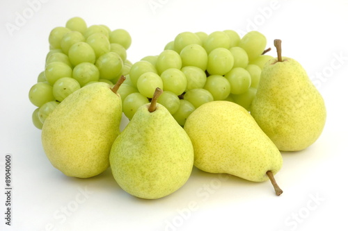 西洋梨とブドウ