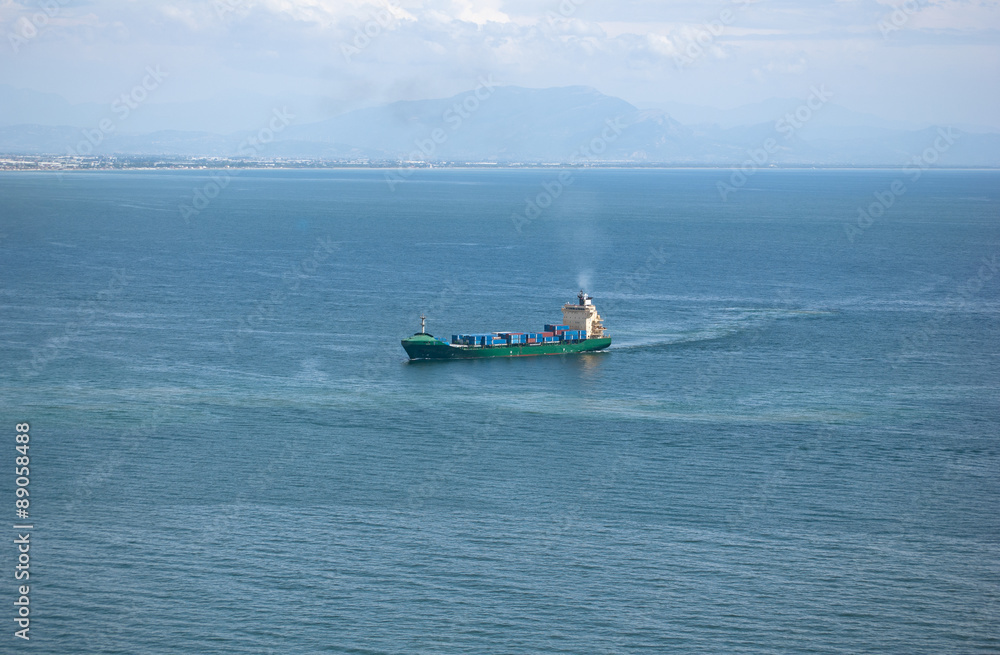 Obraz premium Cargo ship