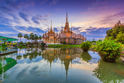 Wat Non Kum or Wat Somdej Toh Brahmaramsi