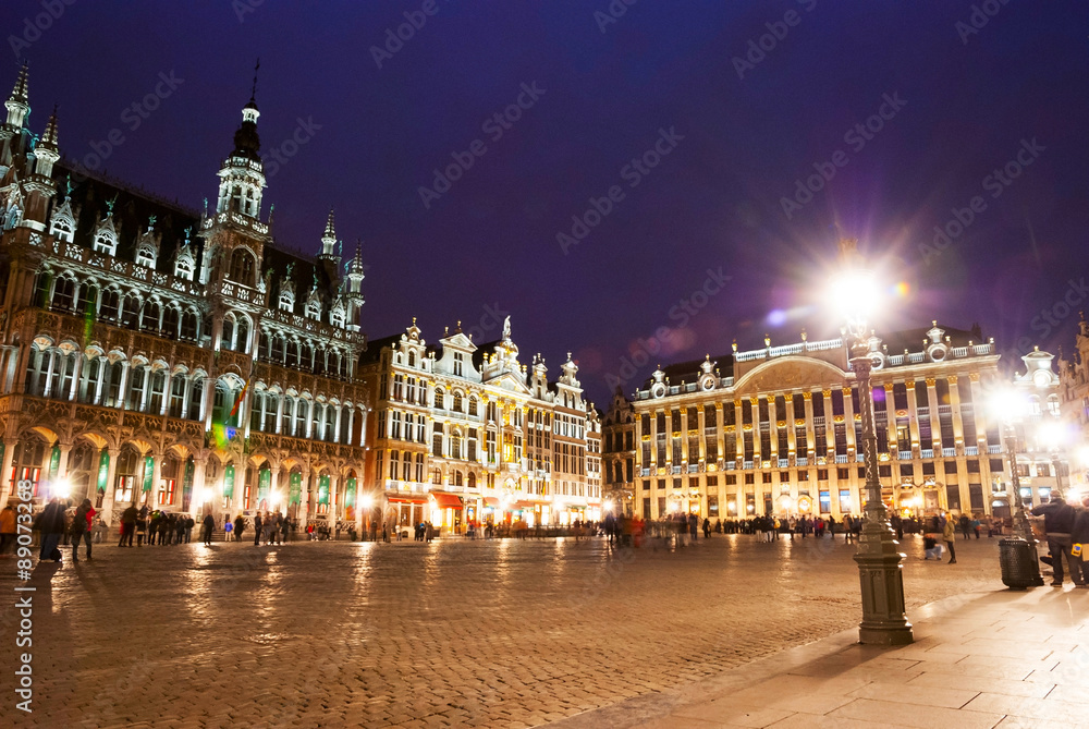 Brussels main square and city hall at night