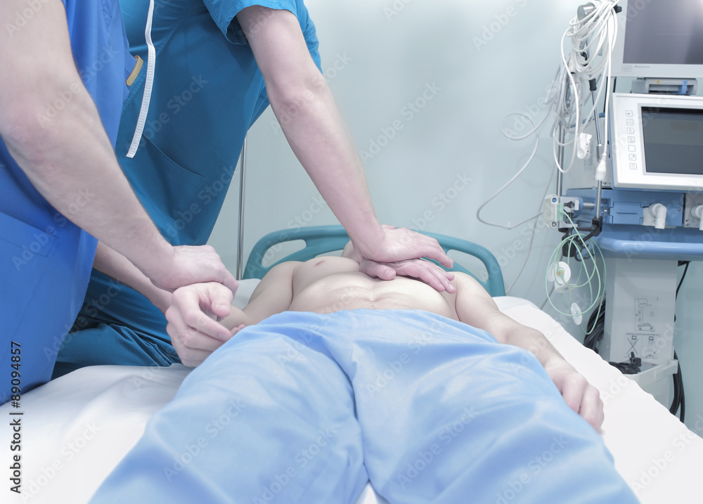 Obraz premium Patient cardiopulmonary resuscitation in the hospital