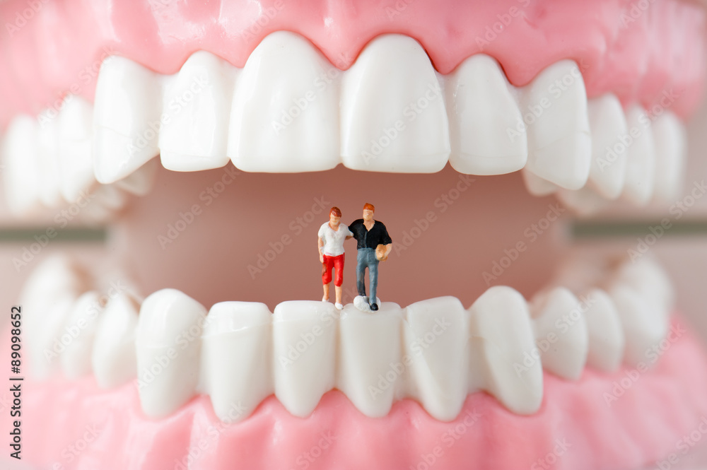 Obraz premium 男女カップルと歯並び
