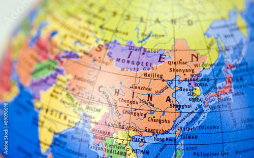 Globus mit Landkarte China © euthymia