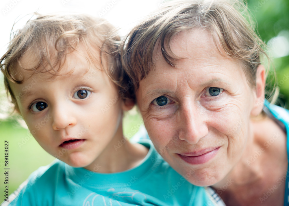Oma mit Kind Oma mit Kind