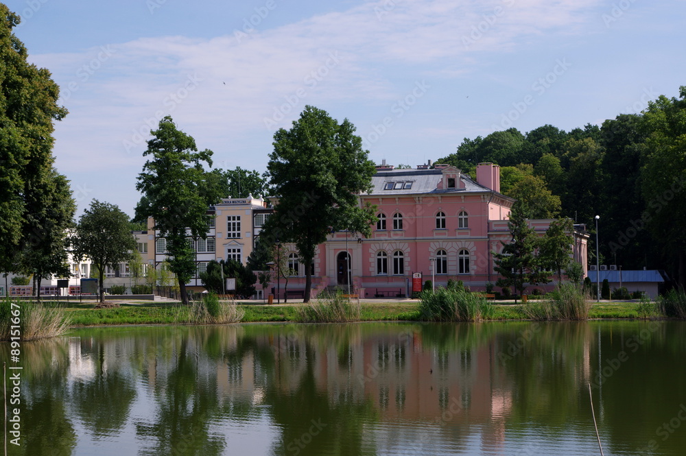 Trzebnica - starostwo powiatowe Dom zdrojowy św. Jadwigi (Hedwigsbad) Trzebnica - starostwo powiatowe Dom zdrojowy św. Jadwigi (Hedwigsbad)