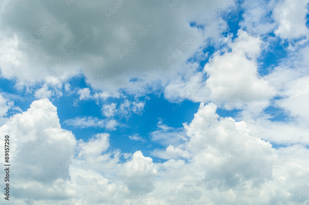 Naklejka premium clouds with blue sky