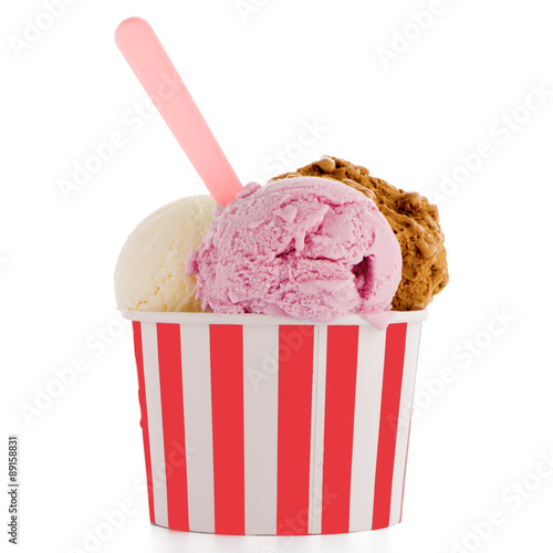 Bild auf Leinwand Ice cream scoop in paper cup
