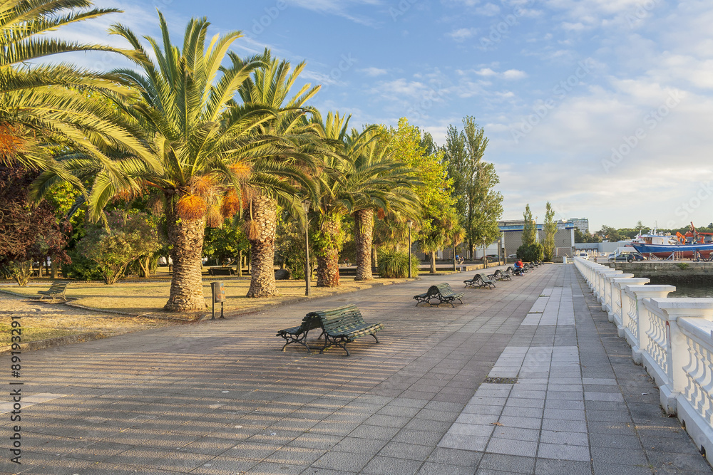 Fototapeta premium Promenade in Vilagarcia de Arousa