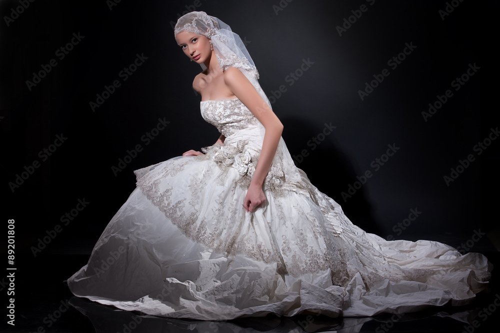 Naklejka premium Young Bride