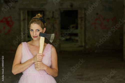 Tableau sur toile Cute serial killer woman