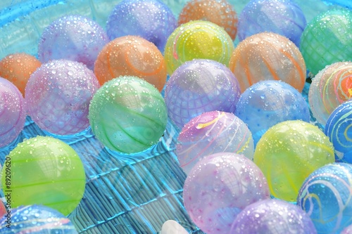 ポップな風船ヨーヨー