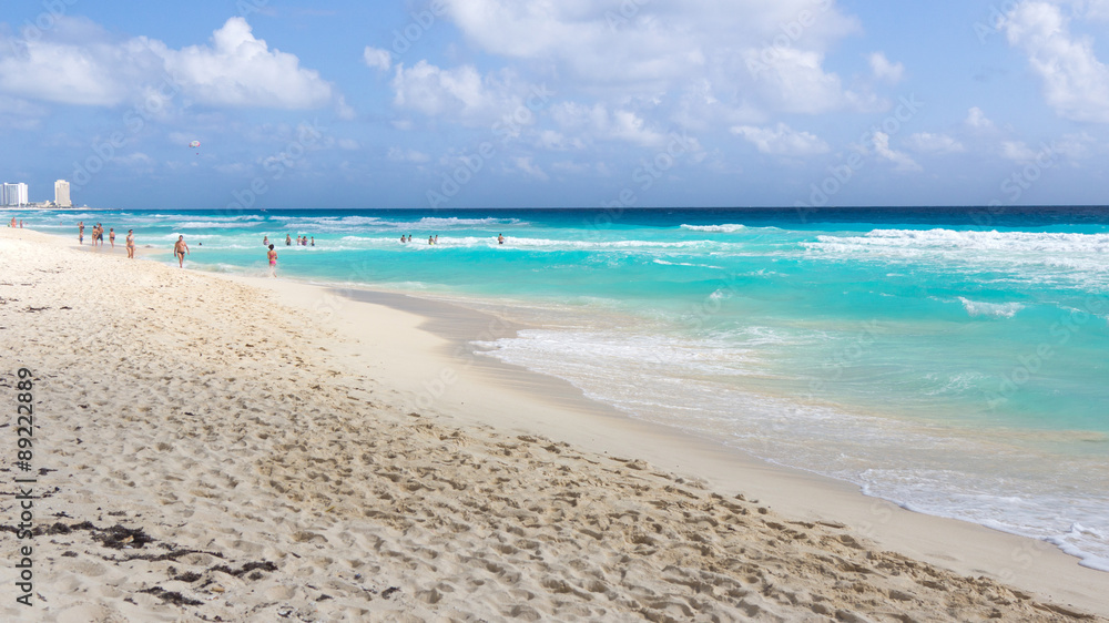 Fototapeta premium Cancun beach Caribbean sea in Mexico 