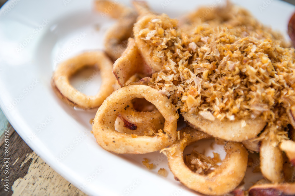 Fried calamari with garlic Fried calamari with garlic