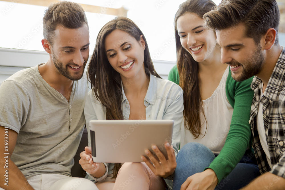 © ikostudio - Meeting with friends © ikostudio - Meeting with friends