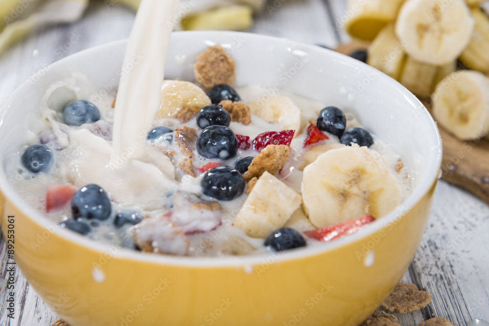 Cornflakes with fresh Fruits and Milk Cornflakes with fresh Fruits and Milk