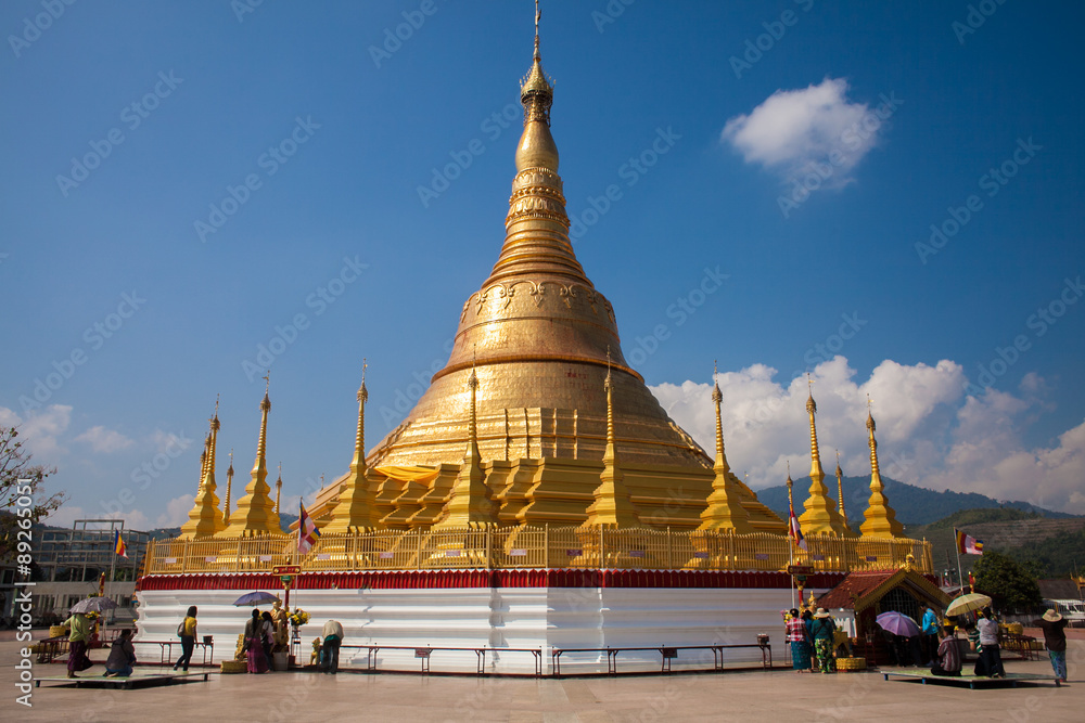 Fototapeta premium Golden stupa in Myanmar.