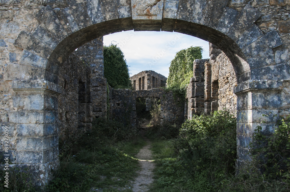 Edifícios antigos e abandonados