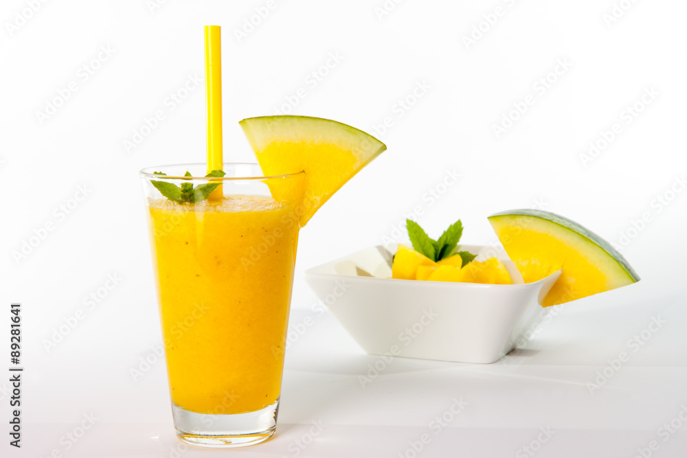 Fototapeta premium gelber Wassermelonen Smoothie