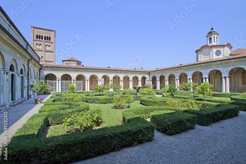 giardino a palazzo ducale san giorgio a mantova in lombardia italia da visitare per turismo