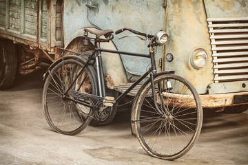 Handdoek met foto Retro Antieke fiets en vrachtwagen retro  © Martin Bergsma
