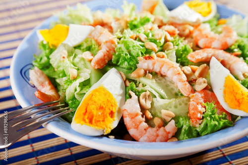 Mediterranean salad with shrimps and eggs