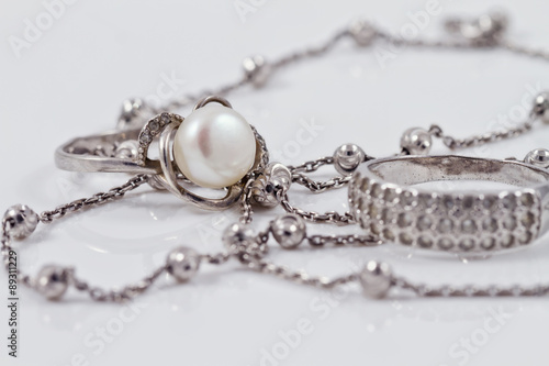 Silver jewelry: ring, earrings and chain